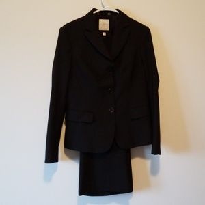 'The perfect Travel Suit'